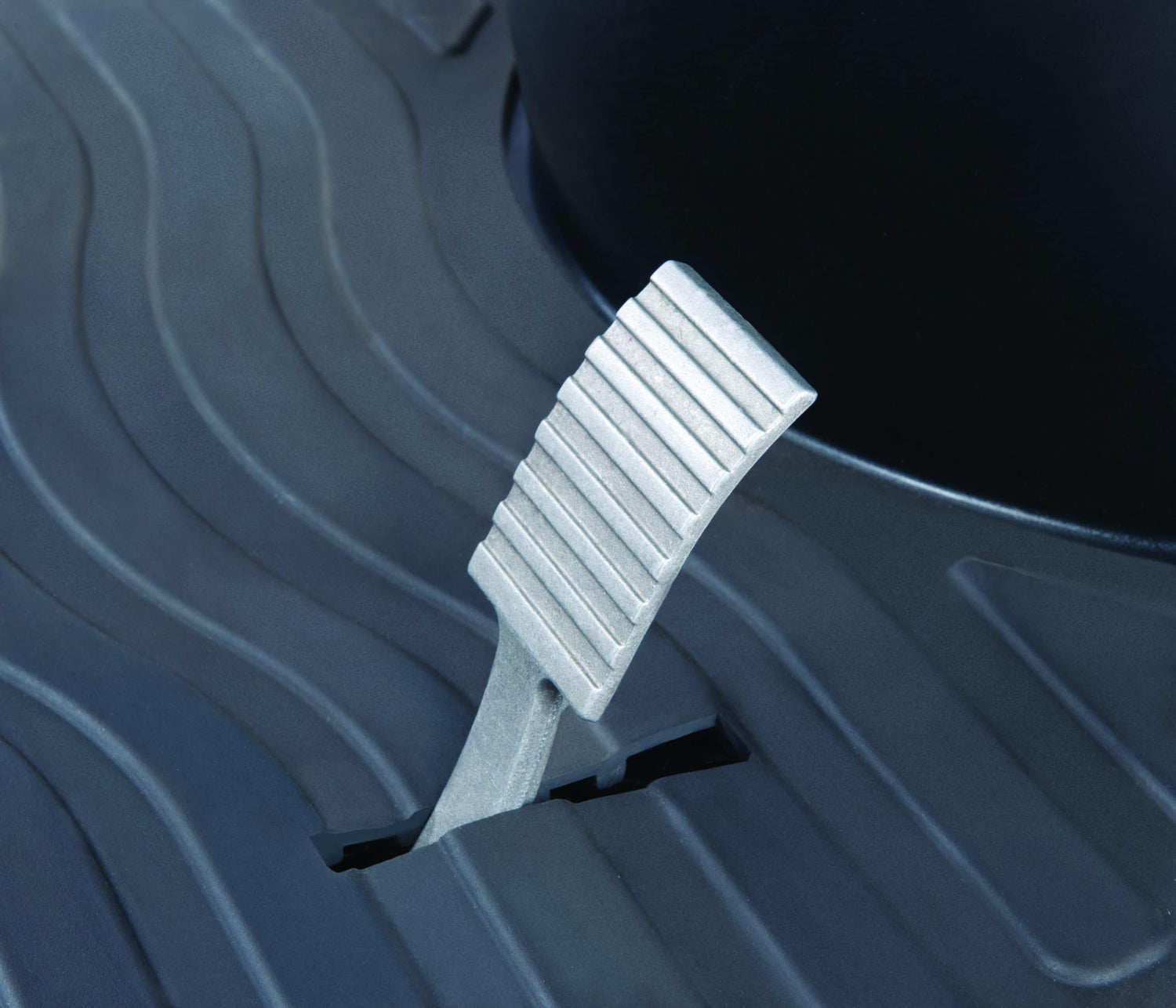 Solar-Powered Canopy Extends Your Range